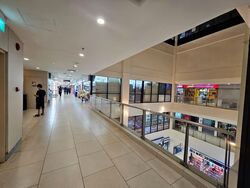 Lucky Plaza (D9), Shop House #580581141